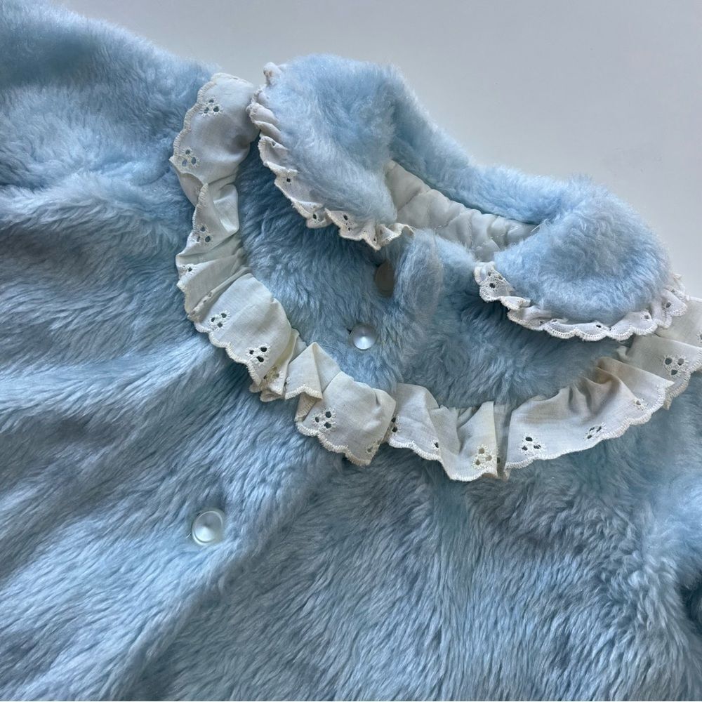 Sweet Vintage 1960s Girls Baby Blue Faux Fur Lace Embellished Swing Coat - Picture 9 of 13